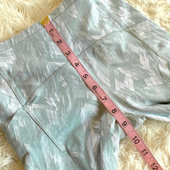 Lululemon Swift Speed High-Rise crop size 4 - Picture 11 of 12